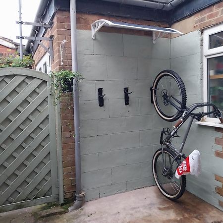Sunset Guest House Hunstanton Eksteriør bilde A bicycle shower