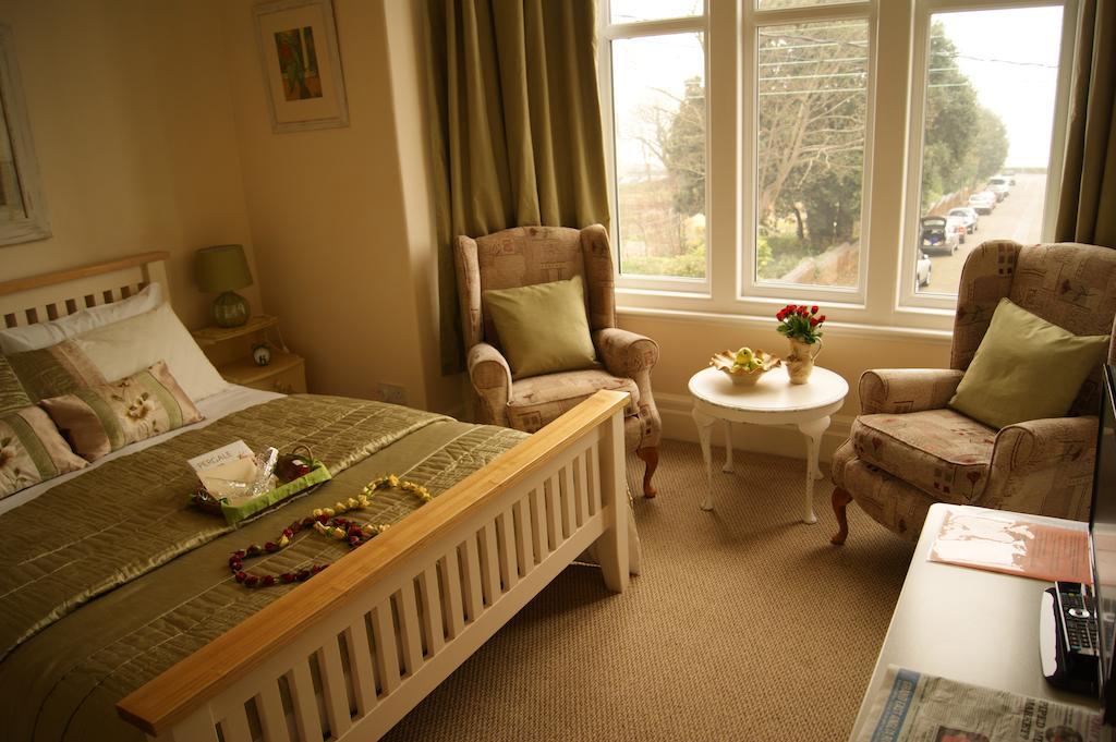 Sunset Guest House Hunstanton Rom bilde A typical bedroom in a care home