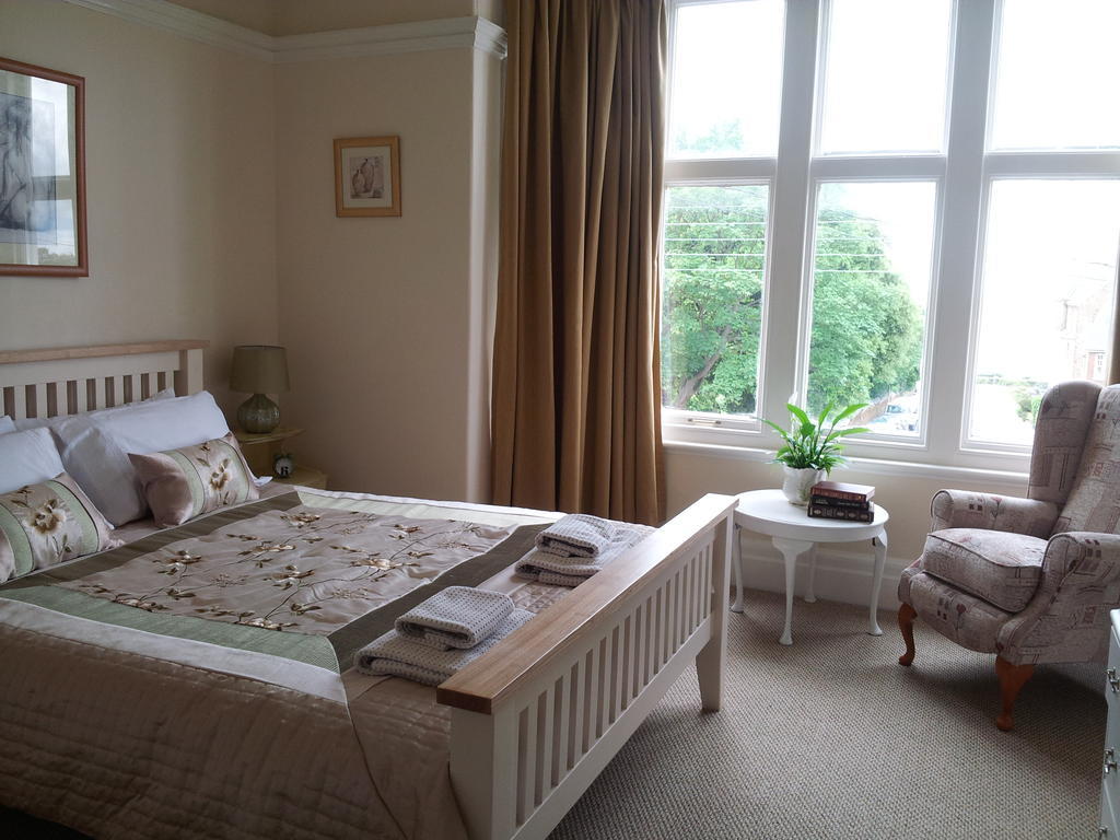 Sunset Guest House Hunstanton Eksteriør bilde A bedroom at the hotel