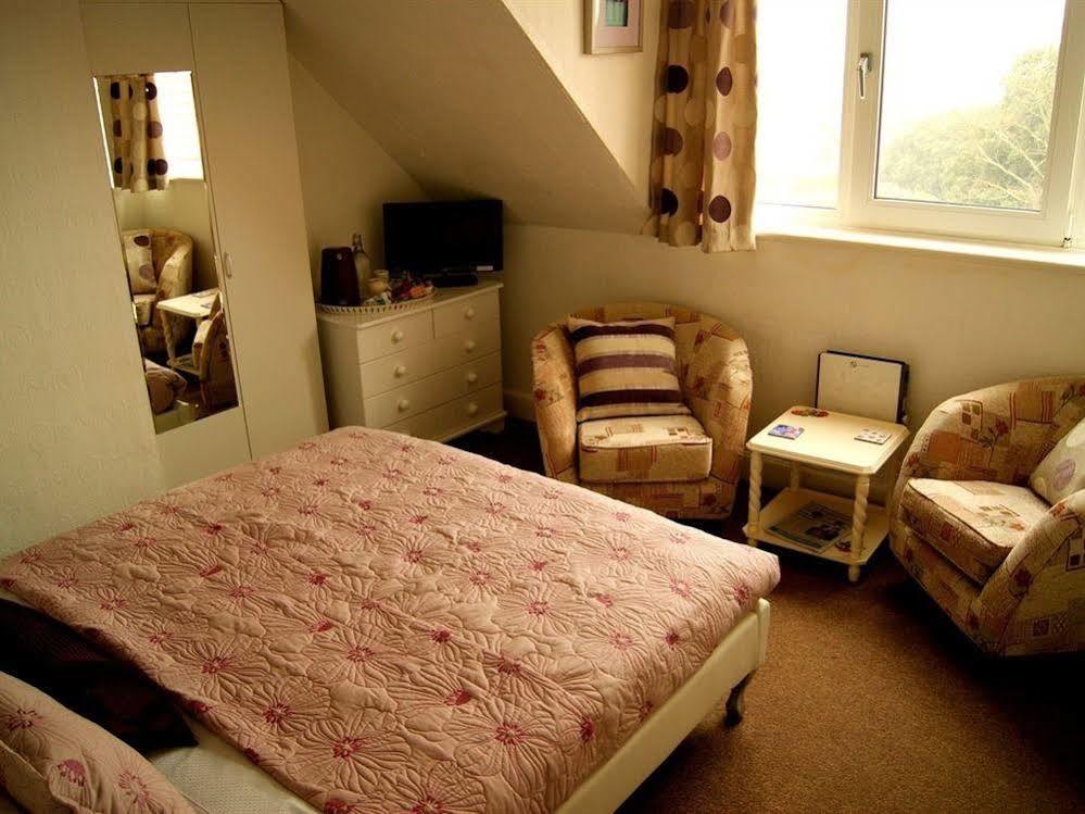 Sunset Guest House Hunstanton Eksteriør bilde A bedroom in a typical residential home